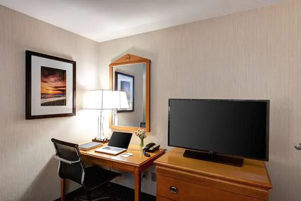 Port Inn and Suites Portsmouth, Ascend Hotel Collection 4