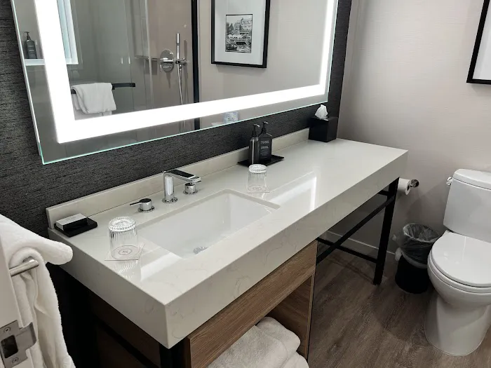 Sheraton Portsmouth Harborside Hotel 4