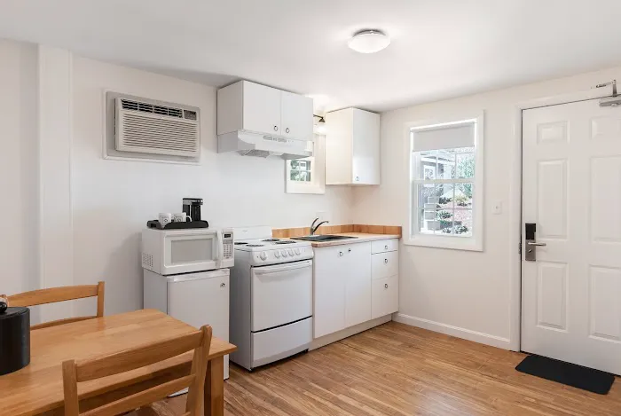 Kittery Inn and Suites 5