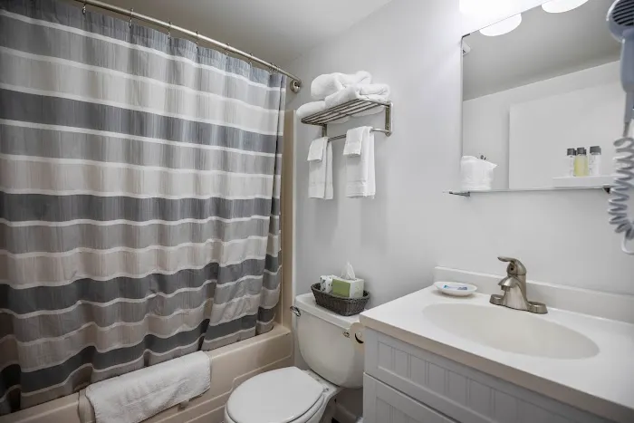 Kittery Inn and Suites 5