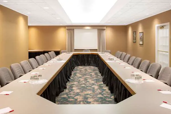 Ramada by Wyndham Lewiston Hotel & Conference Center 4