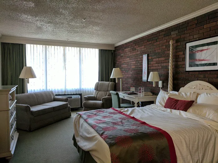 Ramada by Wyndham Lewiston Hotel & Conference Center 4