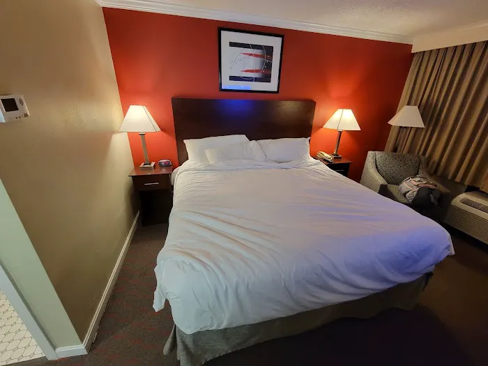 Ramada by Wyndham Lewiston Hotel & Conference Center 4