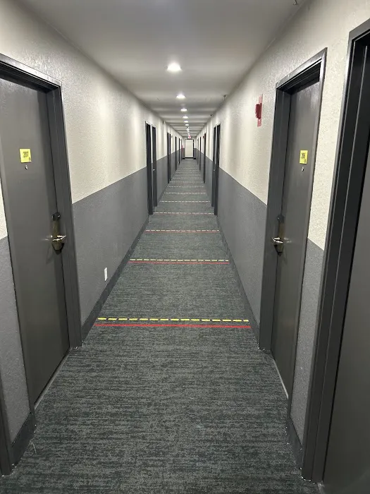 Super 8 by Wyndham Lewiston Auburn Area 4