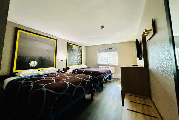 Super 8 by Wyndham Lewiston Auburn Area 4