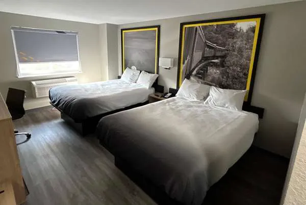 Super 8 by Wyndham Lewiston Auburn Area 4