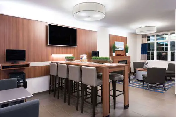 Microtel Inn & Suites by Wyndham Windham 4