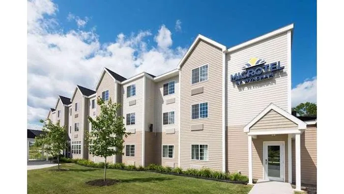 Microtel Inn & Suites by Wyndham Windham 4