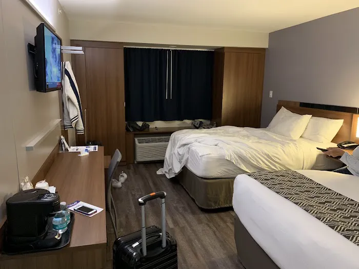 Microtel Inn & Suites by Wyndham Windham 4