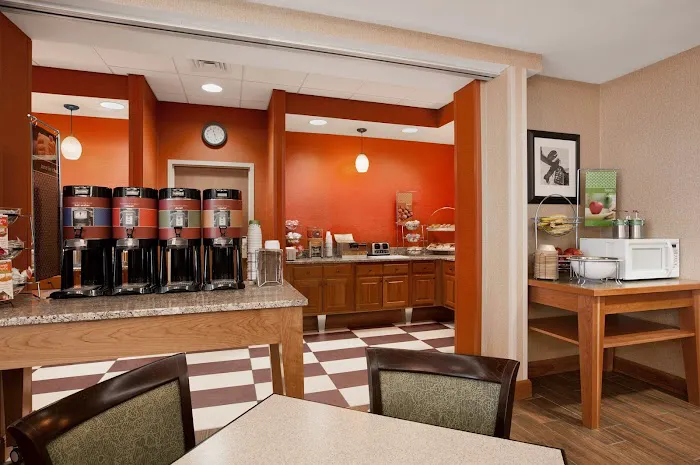 Hampton Inn Waterville 4