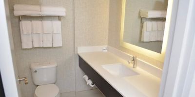 Holiday Inn Express & Suites Waterville - North by IHG