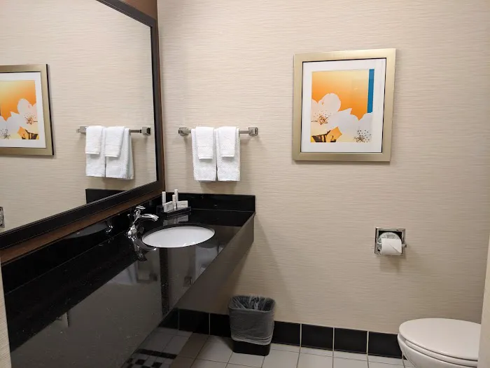 Fairfield Inn & Suites Augusta 4