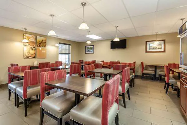 Comfort Inn Civic Center 4