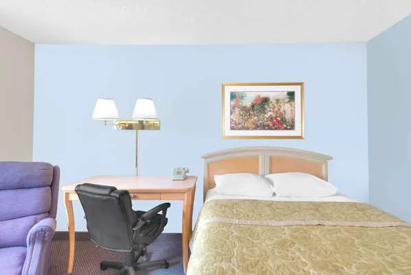 Super 8 by Wyndham Augusta 4