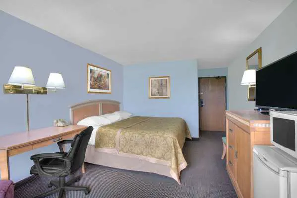 Super 8 by Wyndham Augusta 4