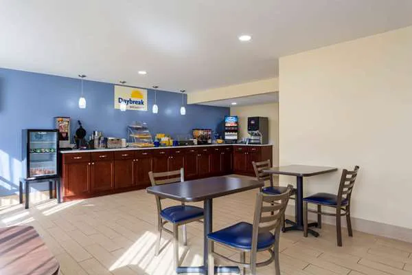 Days Inn by Wyndham Augusta 4