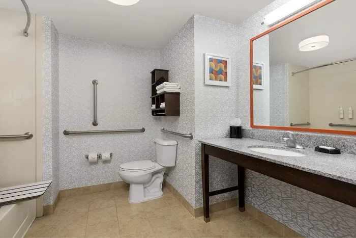 Hampton Inn Augusta 4