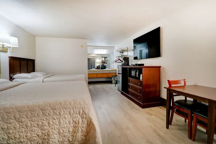 Canaan Motel 4