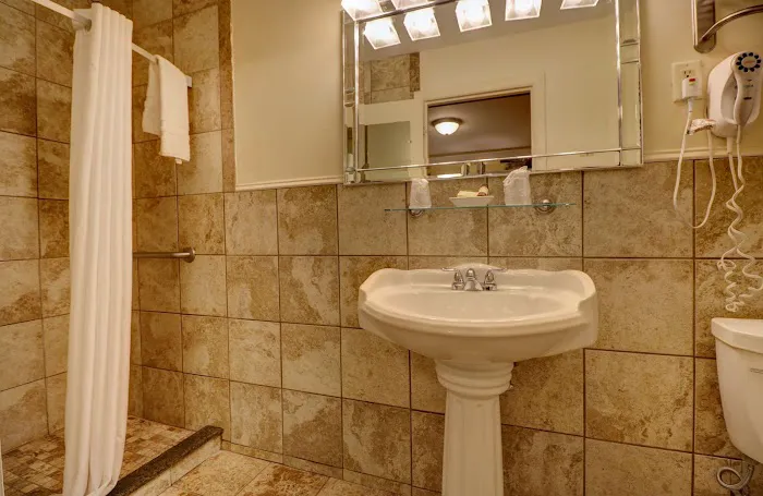 Senator Inn & Spa 4