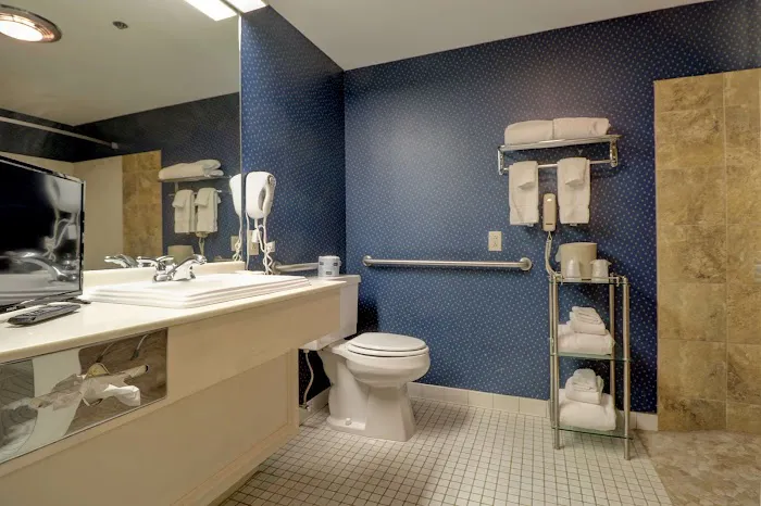 Senator Inn & Spa 4