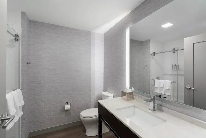 Holiday Inn Express Boston Logan Airport - Revere by IHG 4