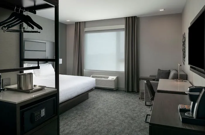 Holiday Inn Express Boston Logan Airport - Revere by IHG 4
