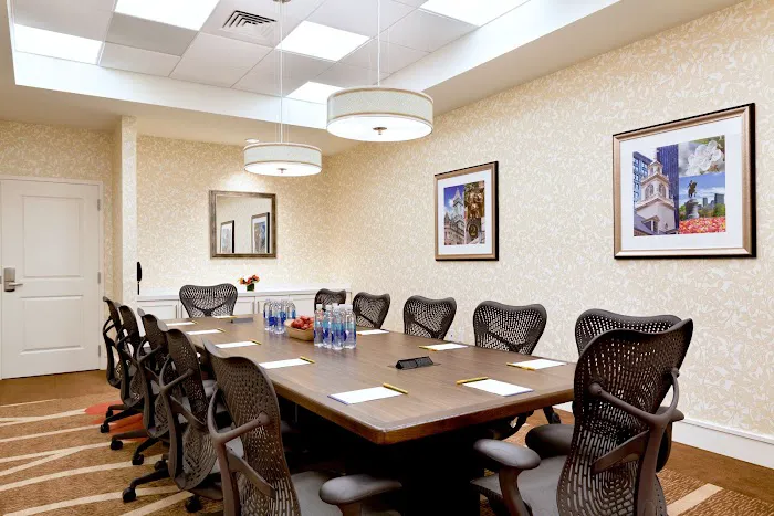 Hilton Garden Inn Boston Logan Airport 5