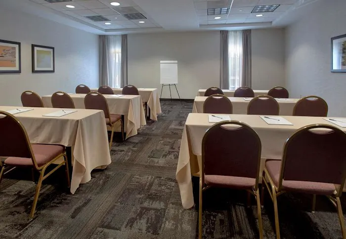 Hampton Inn Boston-Logan Airport 4