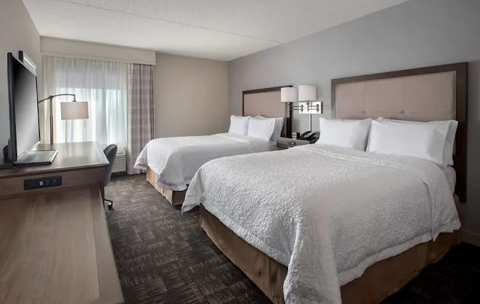 Hampton Inn Boston-Logan Airport 4