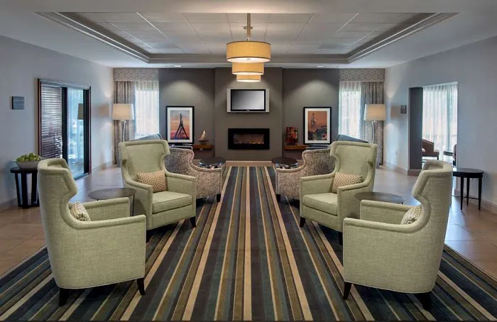 Hampton Inn Boston-Logan Airport 4