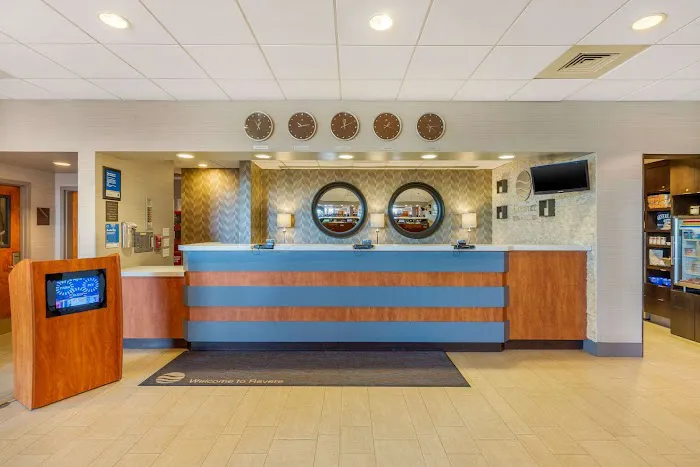 Comfort Inn & Suites Logan International Airport 4