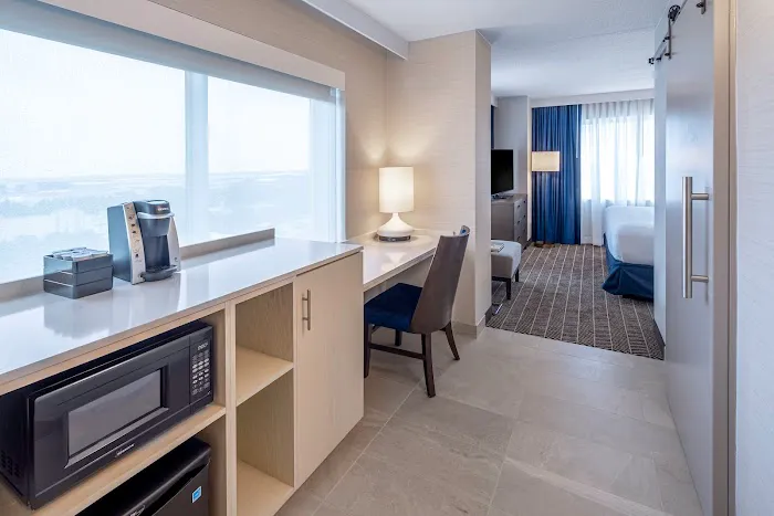Embassy Suites by Hilton Boston at Logan Airport 5