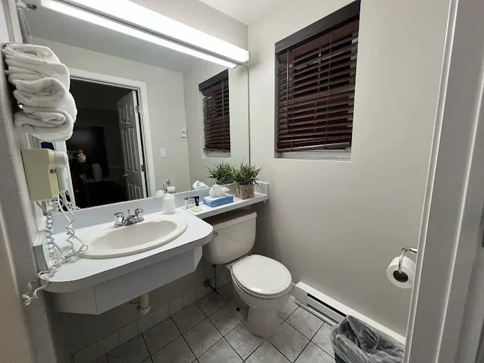Rodeway Inn Logan International Airport 4