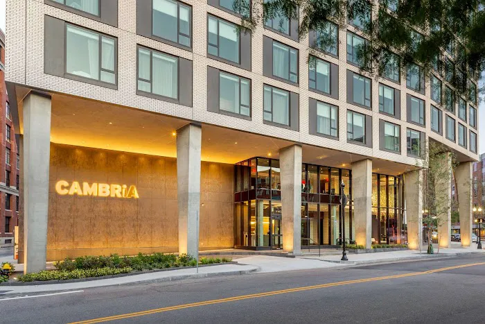 Cambria Hotel Boston Downtown - Seaport 5