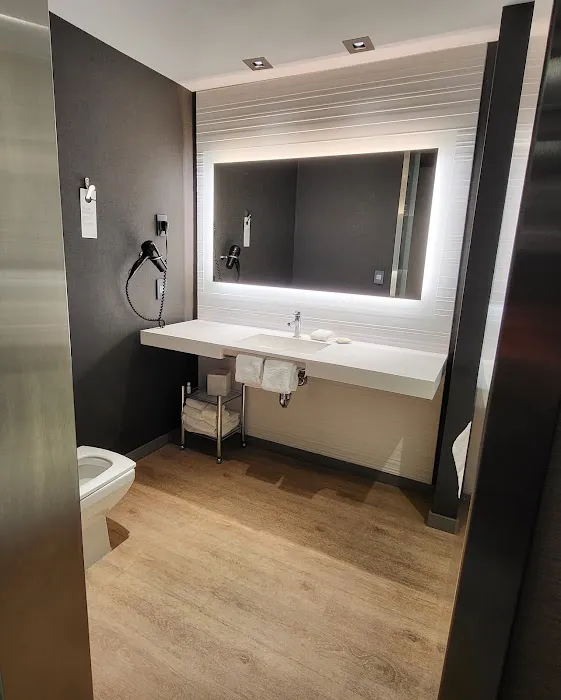 AC Hotel by Marriott Boston Downtown 5