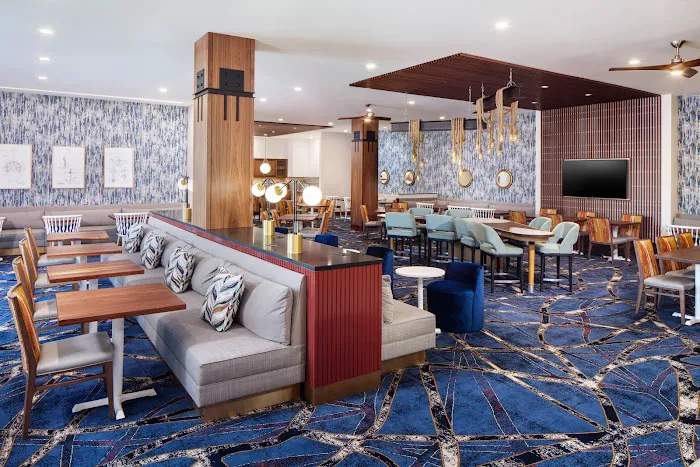 Hampton Inn Boston Seaport District 5
