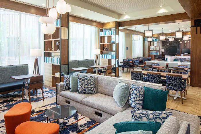 Hampton Inn Boston Seaport District 5