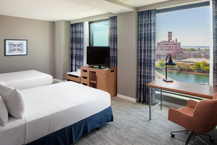Hampton Inn Boston Seaport District 5