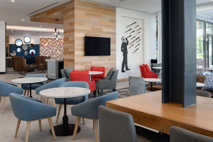 Hyatt Place Boston / Seaport District 5