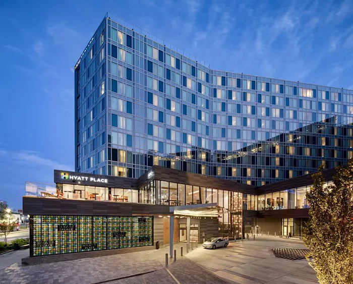 Hyatt Place Boston / Seaport District 5