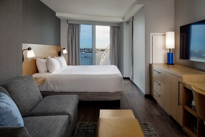Hyatt Place Boston / Seaport District 5