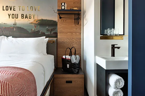 The Revolution Hotel 5