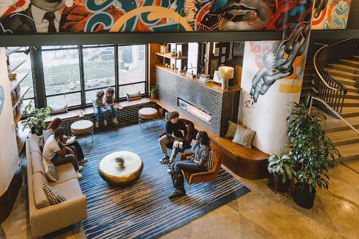 The Revolution Hotel 5