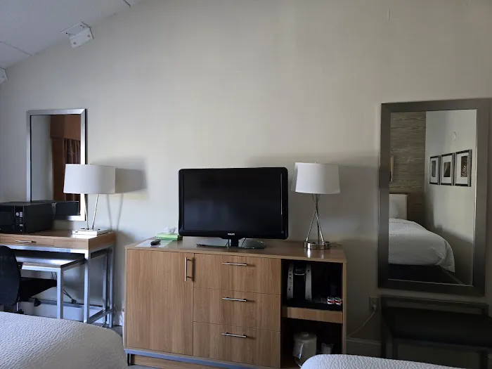 Iris Hotel Cape Cod 5