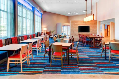 Fairfield Inn & Suites Cape Cod Hyannis 5
