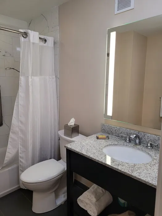 DoubleTree by Hilton Hotel Cape Cod - Hyannis 5