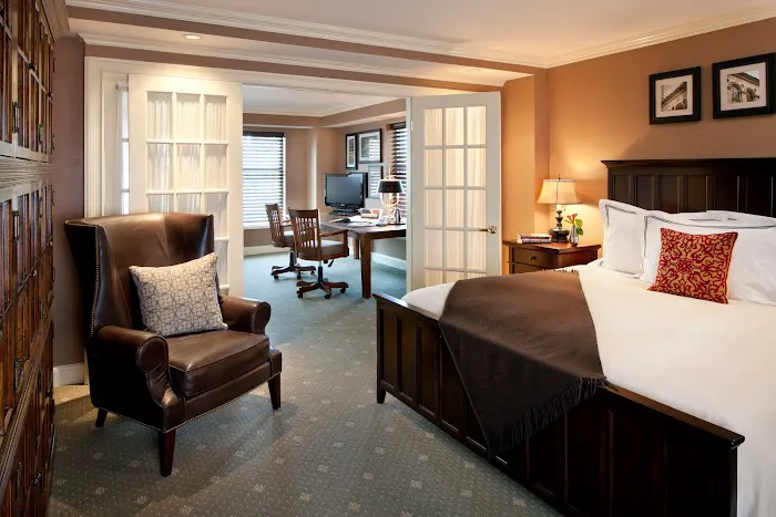 Hotel Commonwealth 5