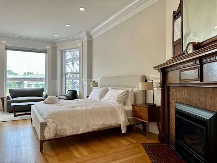 Charlesgate Suites 5