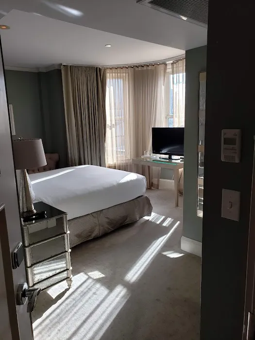 Hotel Veritas 5