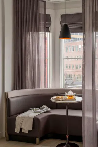 907 Main Hotel Central Square, Sonder 5